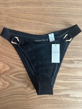 Abercrombie & Fitch Black Ribbed Bikini Bottom w/ Gold Ring Detail – NWT